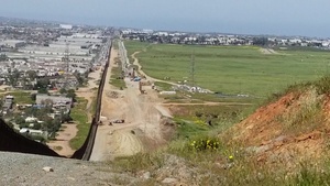 B/Roll: Corps supports DHS's request to build additional border wall near San Diego.