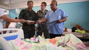 Pacific Partnership Works Side-By-Side with Chuukese Nurses