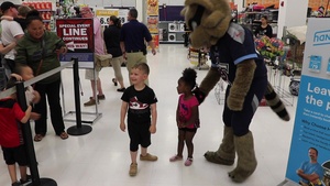 Tennessee Titans Caravan visits Soldiers, military families on Fort Campbell