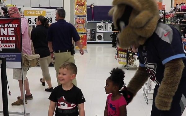 Tennessee Titans Caravan visits Soldiers, military families on Fort Campbell