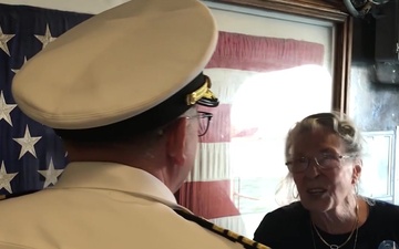 World War II Navy veteran Joan Mueller visits U.S.S. Hue City (CG 66)