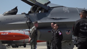 F-16 VDT performs at Planes of Fame (B-roll)