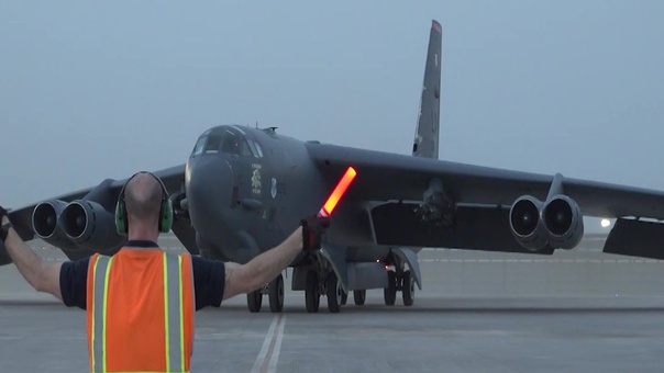 DVIDS - Video - B-52 Landing at Al Udeid Air Base 2019