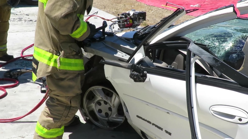 DVIDS - Video - Training Army Firefighters Vehicle Extrication Techniques