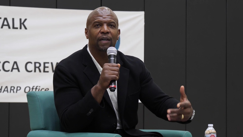 DVIDS - Video - 190528-2ID-TERRY CREWS SHARP VISIT DAY 1 B ROLL-SPOT