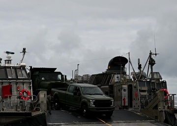 LCAC landing in Oregon