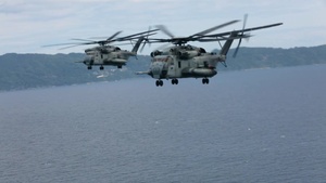 HMH-462 Flies to Iwakuni for Training