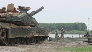 M1 Abrams Water Gap Crossing
