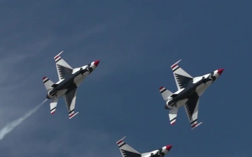 Air Force Thunderbirds Perform Demo at F-AIR Colombia