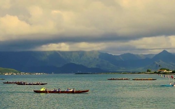 Stroke by stroke through Kaneohe Bay