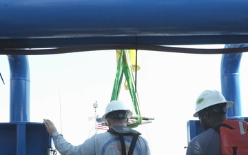 Coimbra Response Crews Work Aboard M/V SHELIA BORDELON