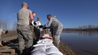 Missouri Guardsmen prepare for record flooding