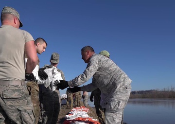 Missouri Guardsmen prepare for record flooding