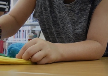 MCAS Iwakuni Marine and Family Programs hosts puppet show (Package/Pkg)