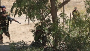Iraqi Security Forces Breach and Clear