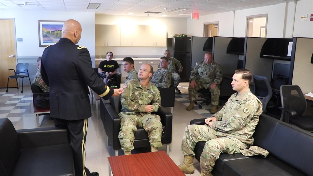 DVIDS - News - Ft. Campbell Soldiers honored at Tennessee Titans game