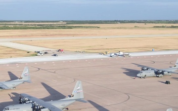 Dyess Airmen Make Deployment History