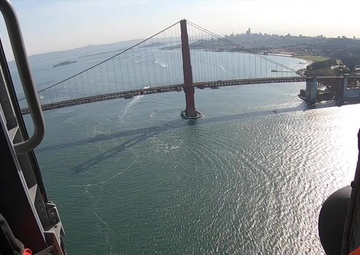 Coast Guard Maritime Security Response Team West service members conduct fast rope demonstration during San Francisco 2019 Fleet Week