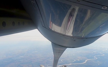 50th Air Refueling Squadron refuels U.S. Air Force Thunderbirds