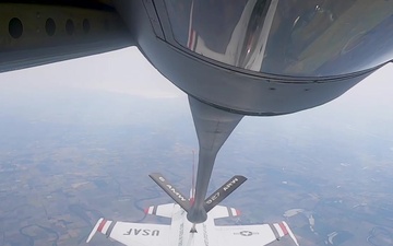 50th Air Refueling Squadron refuels U.S. Air Force Thunderbirds