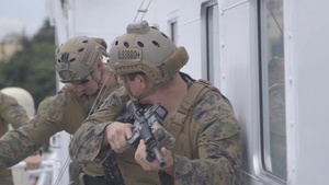 US Recon Marines exchange VBSS tactics with Philippine Force Recon Marines during KAMANDAG 3