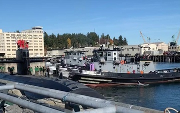 The Los Angeles-class fast-attack submarine USS Olympia (SSN 717) arrives at Naval Base Kitsap-Bremerton