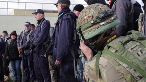British Soldiers use information warfare during Dragoon Ready 20 B-roll