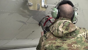 U.S. Airmen refueling E-8C JSTARS