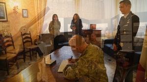General Harrigian Visits Aviano Air Base