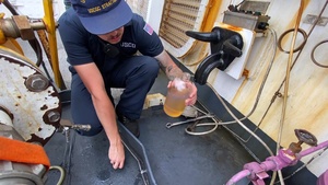 Majuro: Stratton refuels
