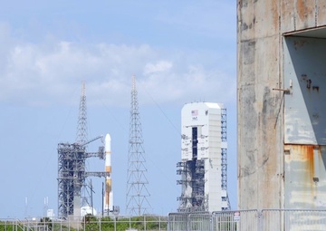 B-Roll of Delta IV Mobile Service Tower (MST) separation and Launch to orbit