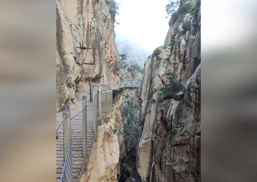 Hiking El Caminito del Rey - 191130-N-CQ682-001