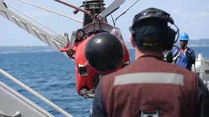 USS Pioneer performs mine countermeasure training