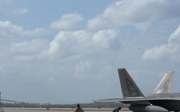 F-22's and F-35's Land for Singapore Airshow 2020