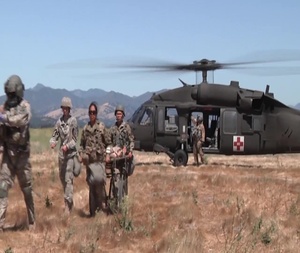 Maj. Silva & Master Sgt. Hartwig, Army Reserve Medical Readiness Training Command, discuss mission.