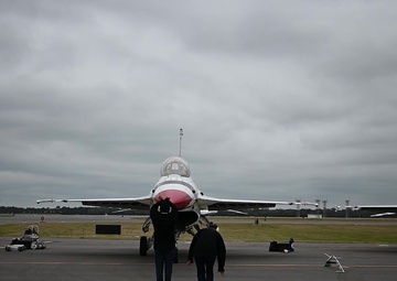 Thunderbirds Land in Daytona