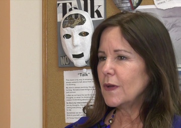 Second Lady discusses art therapy at Fort Campbell