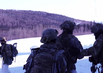 AE20: Marines and soldiers conduct a raid near the Arctic Circle