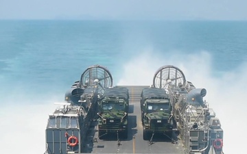USS Green Bay LCAC operations, March 10, 2020