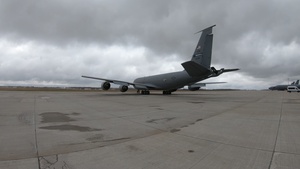 Marshaling KC-135 to Taxiway
