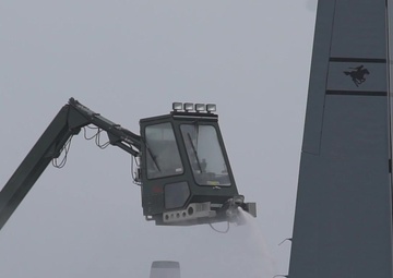 De-iced Hercules carries out Missouri Guard mission