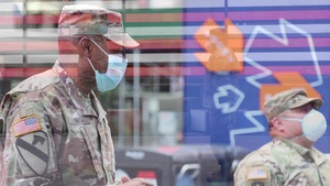 BG Smith Reenlists SSG Hernandez At Times Square