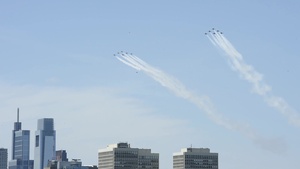 Thunderbirds & Blue Angels fly over Philadelphia
