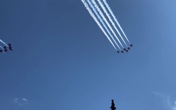 U.S. Navy Blue Angels and U.S. Air Force Thunderbirds salute COVID-19 responders in Philadelphia