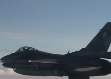 B-1 integrates with Polish F-16 during BTF Europe