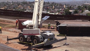 Border barrier construction on San Diego 4