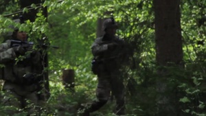 18th Military Police Brigade conduct air insertion training