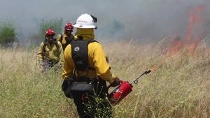Pendleton, SoCal firefighters train together during Fire School