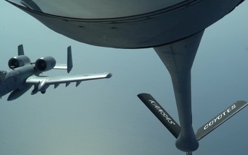 28th Expeditionary Air Refueling Squadron refuels A-10's
