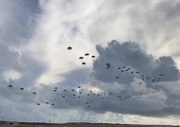 Paratroopers conduct Joint Forcible Entry Operation on Guam